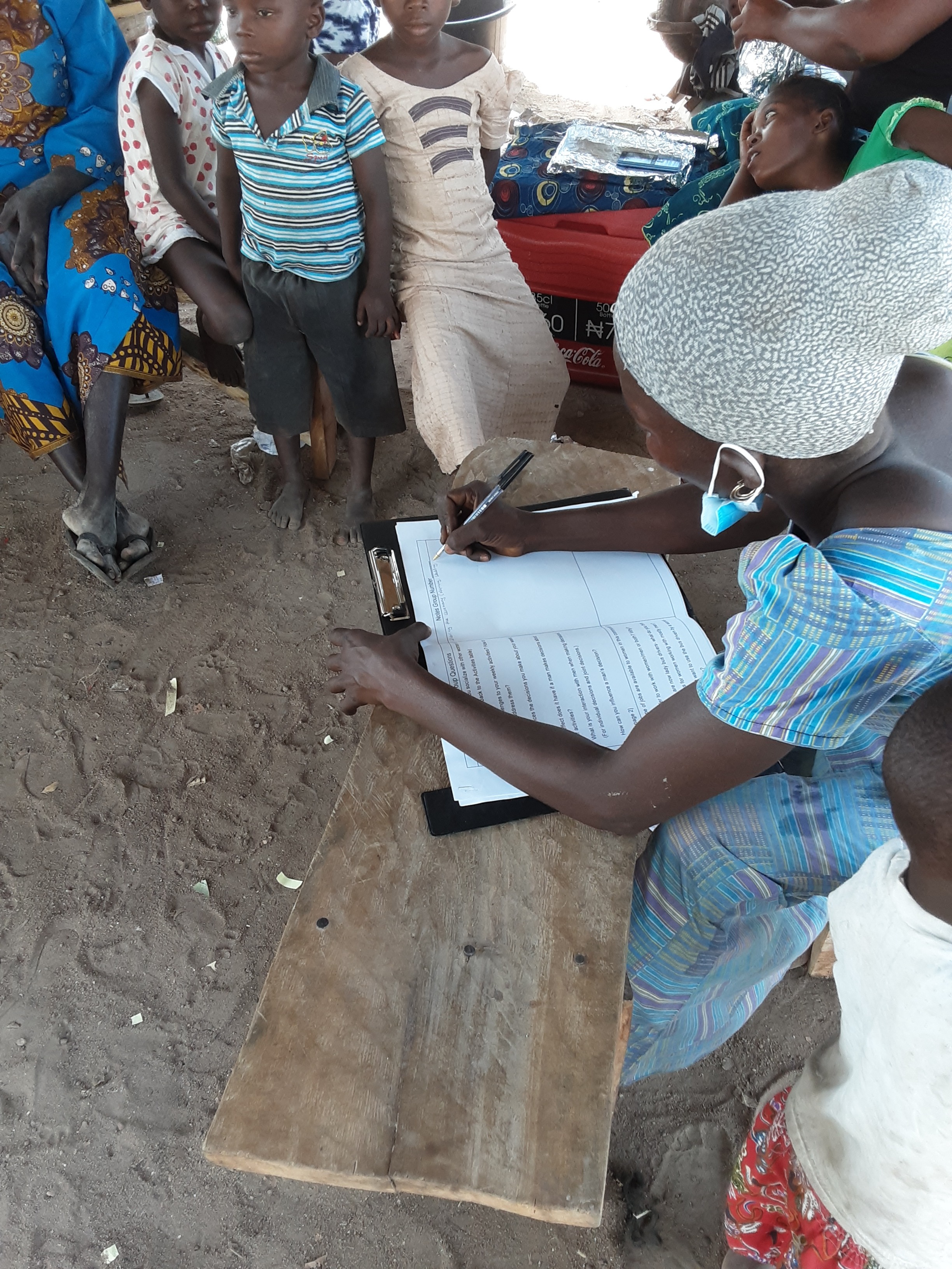 Women filling out the questionaire